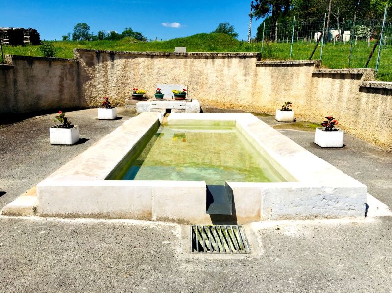 Fontaine de La Vernotte.jpg