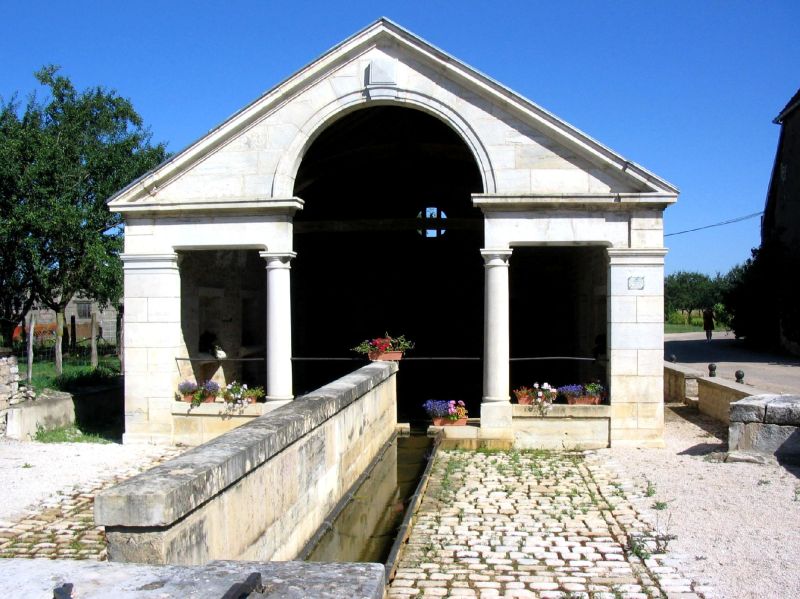 Vaux le Moncelot lavoir 18.07 2010 (1).JPG